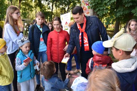 "Пусть всегда будет солнце!". Тульские коммунисты организовали праздник для детей