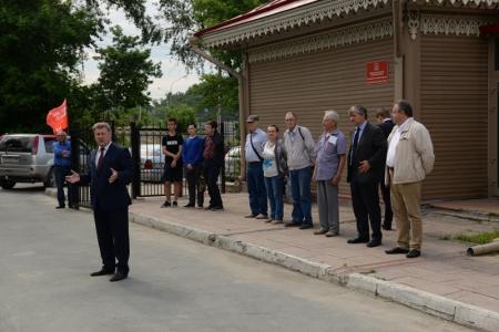 В Новосибирске стартовал автопробег КПРФ, посвященный 77-й годовщине начала Великой Отечественной войны