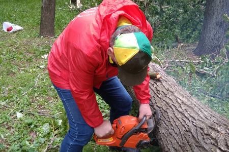 Нижегородские коммунисты приняли участие в ликвидации последствий урагана в Нижнем Новгороде