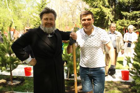 «День Правды-2018»: Карл Маркс вместе с новосибирскими коммунистами высадил молодые сосны