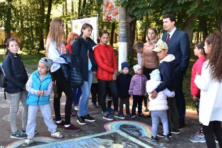 "Пусть всегда будет солнце!". Тульские коммунисты организовали праздник для детей