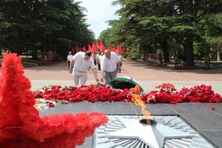 Симферопольские коммунисты организовали мероприятия по случаю Дня памяти и скорби