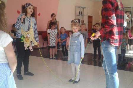 Белгородская область: ВЖС «Надежда России», коммунисты и комсомольцы устроили детский праздник в международный день защиты детей
