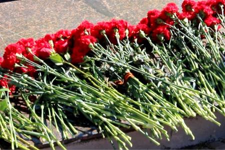 Саратовские коммунисты почтили память павших в боях за Родину