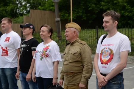 В Новосибирске стартовал автопробег КПРФ, посвященный 77-й годовщине начала Великой Отечественной войны