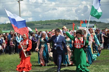 Сабантуй - народный праздник. Депутат-коммунист Госдумы А.А. Ющенко посетил сабантуй в Ишимбайском районе Башкортостана