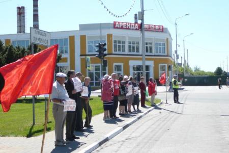 Коммунисты Белгородской области активно протестуют против беспрецедентного повышения цен на топливо