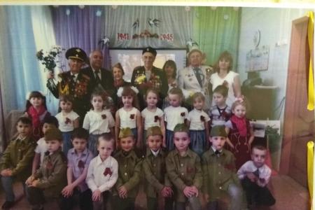 Волгоградская область. Коммунисты организовали патриотическую фотовыставку в городе Волжском