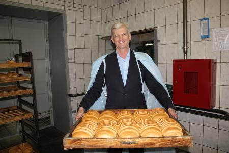 Калининградская область. Депутаты-коммунисты побывали на хлебозаводе