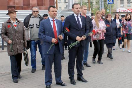 Юрий Афонин и кемеровские коммунисты почтили память погибших в «Зимней вишне»