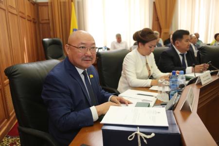 Глава калмыцких коммунистов Николай Нуров вступился за родной язык