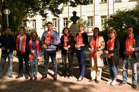 Тульская область. Цветы - великому русскому поэту 