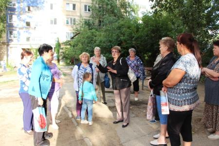 Вице-спикер Саратовской облдумы Ольга Алимова встретилась с жителями Ленинского района