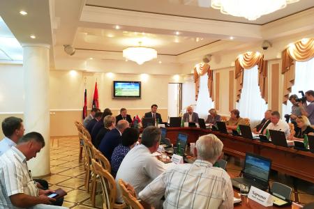 Олег Лебедев провёл в Орле экологический круглый стол, посвященный законопроекту об органическом земледелии и производстве экологически чистых продуктов питания