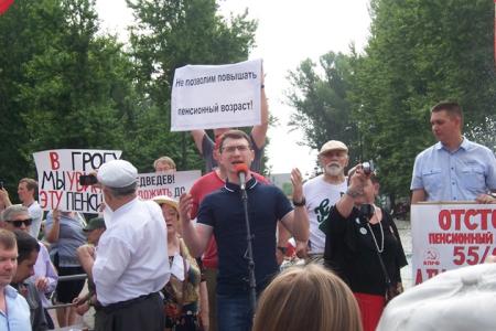 Двухтысячный митинг КПРФ в Казани: «Правительство Медведева – в отставку!»