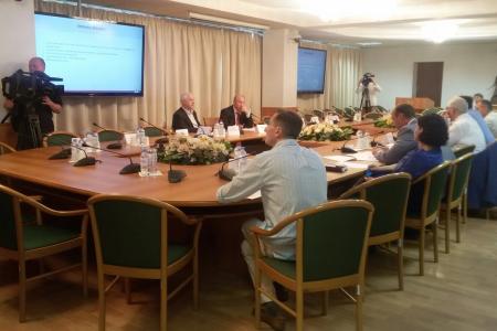 Первая проблема после ЧМ-2018: депутаты вновь заговорили о ценах на бензин