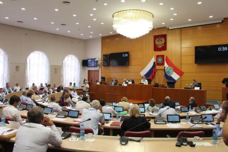 Фракции КПРФ, ЛДПР и СР покинули зал заседаний Самарской Губернской Думы в знак протеста против повышения пенсионного возраста