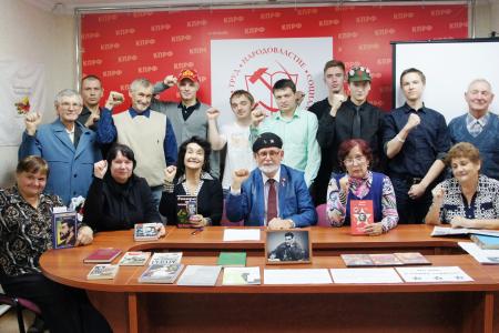 Первый секретарь Курганского обкома КПРФ Василий Кислицын: Не расстанусь с комсомолом...