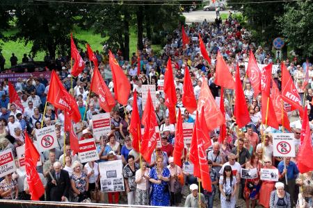 В Курске состоялся многочисленный митинг против повышения пенсионного возраста
