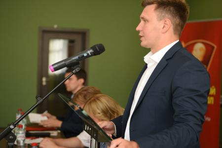 Интернет и социальные сети - безграничные возможности для левого движения России