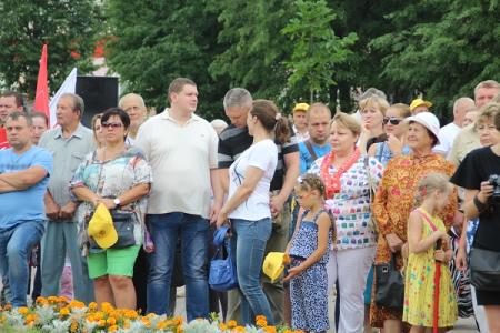 КПРФ провела в Великом Новгороде массовый митинг