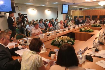 К 70-летию Сталинского плана преобразования природы Олег Лебедев провёл в Госдуме экологический круглый стол 