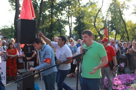 В Тюменской области во многих населенных пунктах прошли митинги против пенсионной реформы, организованные областным отделением КПРФ