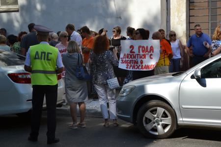 Несмотря на протесты коммунистов, Дума Астраханской области одобрила законопроект о повышении пенсионного возраста