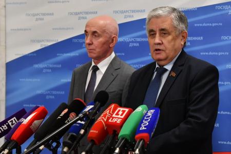 Ю.П. Синельщиков и В.С. Шурчанов выступили перед журналистами в Госдуме