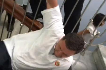 Саратовская область. В отношении депутата-коммуниста Н.Н. Бондаренко совершено физическое насилие в областной Думе
