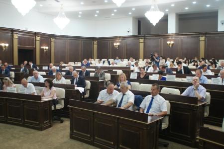 Единоросы в Народном Собрании Карачаево-Черкесской Республики проголосовали за повышение пенсионного возраста