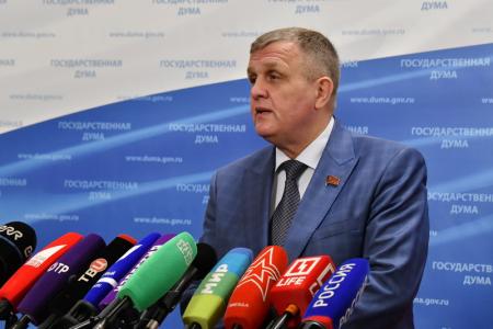 Н.В. Коломейцев: Парламентское большинство служит олигархии, которая довела страну до кризиса
