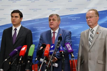 «Оффшоры, пенсионная «реформа» и защита соотечественников». Н.В. Коломейцев, А.А. Кравец и С.А. Шаргунов выступили перед журналистами в Госдуме