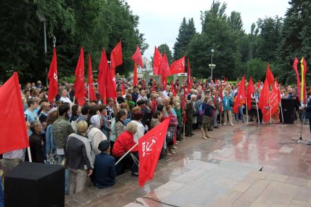 В Чебоксарах состоялась встреча депутатов-коммунистов с избирателями