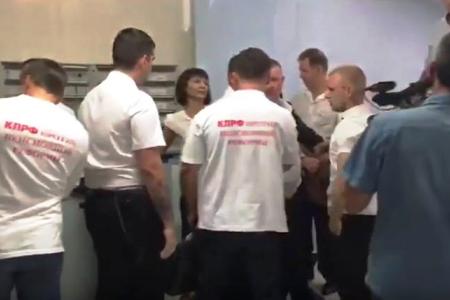 Саратовская область. В отношении депутата-коммуниста Н.Н. Бондаренко совершено физическое насилие в областной Думе