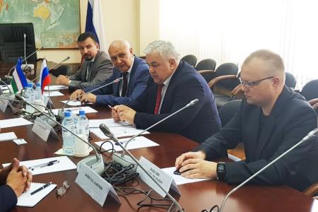 Встреча Казбека Тайсаева с судьями Конституционного суда Республики Узбекистан