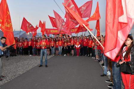 Ленин! Партия! Комсомол!
