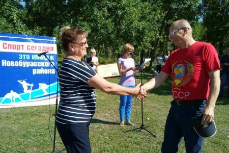 Саратовская область. Ольга Алимова наградила активистов физкультурного движения и приняла участие в спортивном празднике