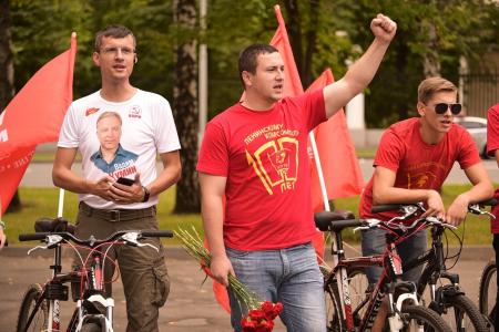 Красным велопробегом по капитализму!