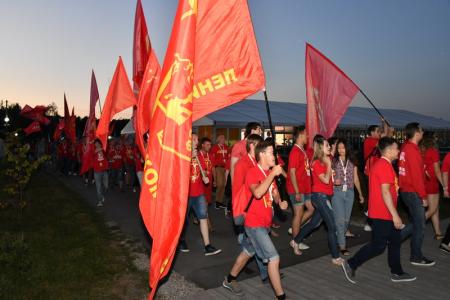 Ленин! Партия! Комсомол!