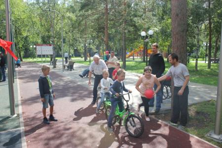 Коммунисты Тюмени приняли активное участие в спортивных мероприятиях в День физкультурника