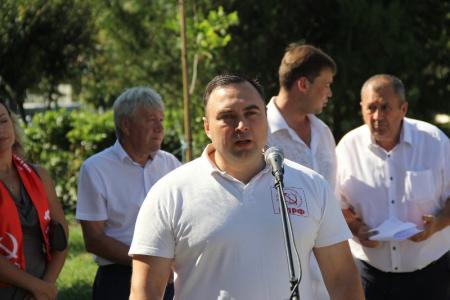 В Симферополе прошла акция протеста против повышения пенсионного возраста