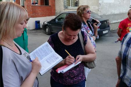 Первый секретарь Саратовского обкома КПРФ Ольга Алимова встретилась с избирателями