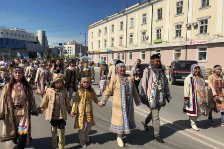 Первый секретарь Якутского рескома КПРФ В.Н. Губарев выступил на празднике посвящённом международному дню коренных народов мира