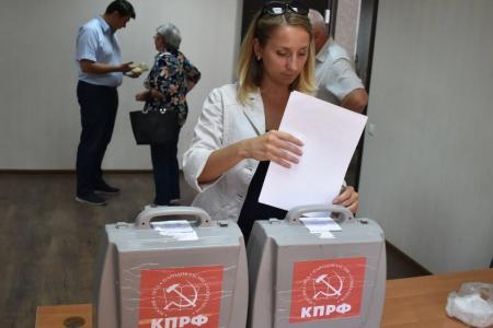 Коммунисты Тульской области вновь единогласно избрали Олега Лебедева своим лидером