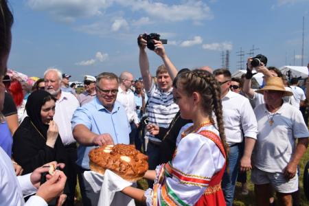 Московская область. Депутат-коммунист Александр Наумов поздравил талдомчан с Днем города