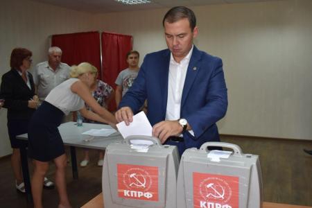 Коммунисты Тульской области вновь единогласно избрали Олега Лебедева своим лидером