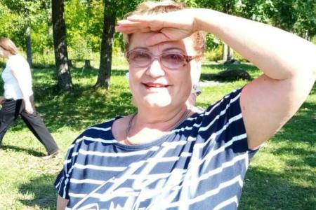 Саратовская область. Ольга Алимова наградила активистов физкультурного движения и приняла участие в спортивном празднике
