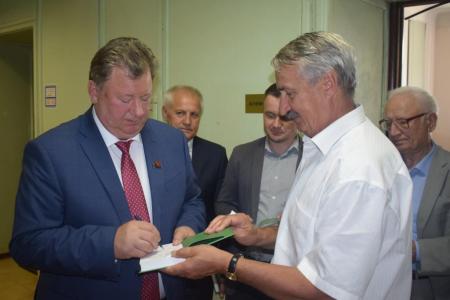Московская область. Владимир Кашин поздравил учеников и учителей Дубровицкой средней школы с Днём знаний