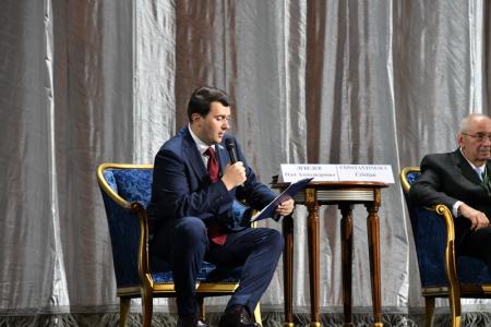 Сюжет на телеканале "Россия 24" об участии Г.А. Зюганова в международном пчеловодческом конгрессе в Москве